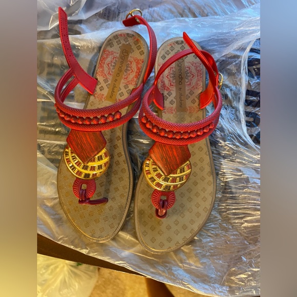 Grendha by Shakira Red Thong Sandals US7 - Picture 4 of 8